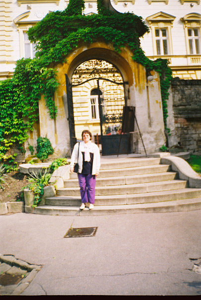 Svetlana i drustvo u Budimpesti 30 AU.jpg